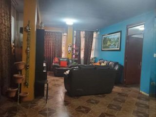 Se Vende Casa en Zona Comercial de San Juan de Lurigancho