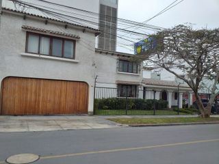 Surco Venta de Casa ubicada en Jr. Los Morochucos 180 Urb. Sta. Constanza Precio $850,000 AT 400M2.