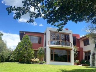 Foto 15 de VENTA CASA AMPLIA 4 DORMITORIOS en Puembo