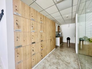 Alquilo oficina implementada en Centro Empresarial San Isidro por Canaval y Moreyra