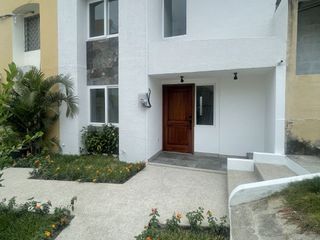 Casa de venta en sector Manta Azul, de 3 dormitorios, Manta, Ecuador.