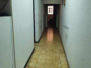 Foto 11 de Lince Venta  Casa Planta Baja amplia e iluminada 134.44m2 a $165,000 en Calle. Mariscal Miller Cdra. 23 Lince.