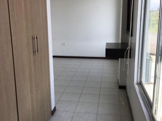 Foto 1 de Casa de Venta en Urbanización Floresta, Santo Domingo de los Tsáchilas