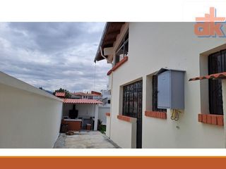 Arriendo Hermosa Casa Independiente estilo Contemporáneo en Cumbayá