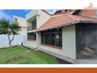 Arriendo Hermosa Casa Independiente estilo Contemporáneo en Cumbayá