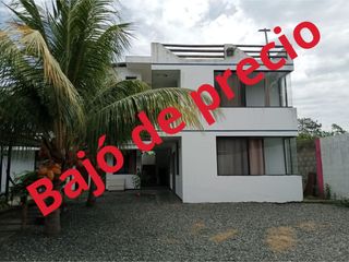 Guillermo Morales Vende Casa en Tonsupa. $ 220.000. Ideal para turistas