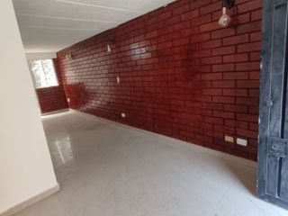 Foto 2 de CASA EN VENTA AURES II C-251