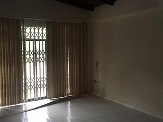Foto 3 de CASA CON USO DE SUELO COMERCIAL EN VENTA EN KENNEDY NORTE