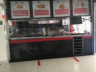 Foto 1 de Vendo en el Centro Comercial Centenario Isla de comida  con mobiliario de cocina y utensilios