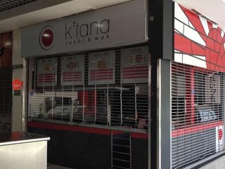 Foto 3 de Vendo en el Centro Comercial Centenario Isla de comida  con mobiliario de cocina y utensilios