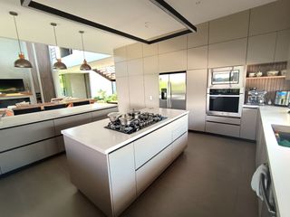 Foto 6 de New, Modern 5 Bedroom Home in Residential Community, Heart of Llanogrande, Rionegro
