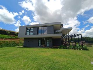 Foto 1 de New, Modern 5 Bedroom Home in Residential Community, Heart of Llanogrande, Rionegro