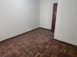 Foto 26 de Se Vende Departamento en 2do Piso Frente a Av Las Américas - La Victoria