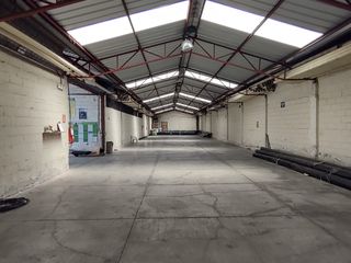 Foto 3 de VENTA DE BODEGAS ALTO IMPACTO Y EDIFICIO DE OFICINAS - AVE. ELOY ALFARO CERCA BUSES CARCELEN