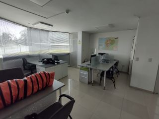 Foto 10 de VENTA DE BODEGAS ALTO IMPACTO Y EDIFICIO DE OFICINAS - AVE. ELOY ALFARO CERCA BUSES CARCELEN