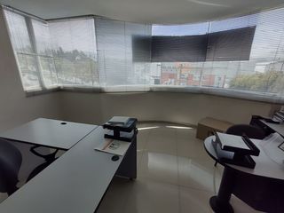 Foto 8 de VENTA DE BODEGAS ALTO IMPACTO Y EDIFICIO DE OFICINAS - AVE. ELOY ALFARO CERCA BUSES CARCELEN