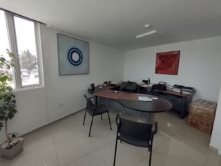 Foto 9 de VENTA DE BODEGAS ALTO IMPACTO Y EDIFICIO DE OFICINAS - AVE. ELOY ALFARO CERCA BUSES CARCELEN