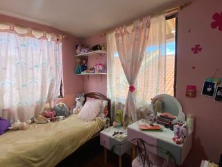 De oportunidad Vendo Casa Económica en el Sector del Valle, en Cuenca