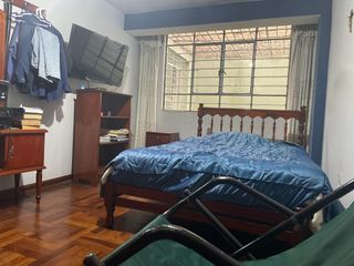 Foto 2 de Venta de casa en URB INgeniería ,SMP de 2 pisos en excelente estado