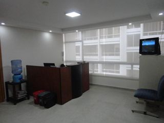 Centro Medico de Venta en la Av. Amazonas y Jorge Washington, Quito