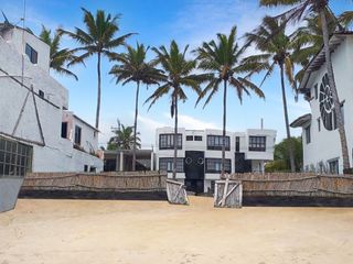 Foto 1 de Terreno al pie de la playa en la isla Isabela - Galápagos.