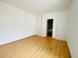 Foto 5 de LINDA CASA EN VENTA URB. MIRAFLORES CONTRY CLUB-FRENTE A PARQUE