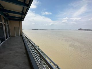 Foto 18 de Oficina de venta en Puerto Santa Ana