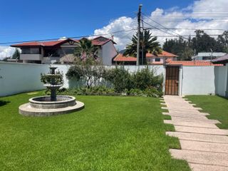 Casa de arriendo en Cumbaya, con piscina y sauna