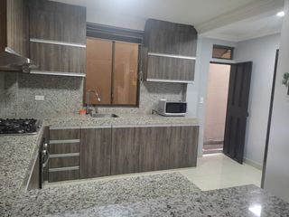 Foto 4 de Casa Amoblada en Alquiler en La Joye Etapa Rubi, 4 Habitaciones, 3 Baños, Piscina, Seguridad.