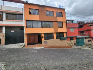 Venta de casa rentera en Comite del pueblo, Solca, Norte de Quito