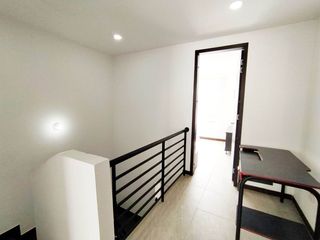 Casa de dos pisos, con lote de 90 mts2, ciudad pacifica, sur de Cali.