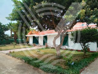 Foto 1 de SE VENDE COMO TERRENO PARA  PROYECTO O CONDOMINIO DE  2,584 m². ¡CAMPO Y PLAYA !...