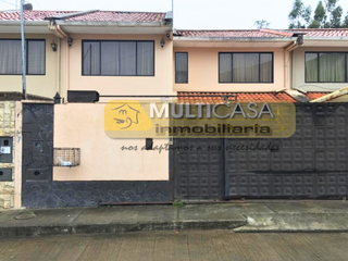 Casa De 2 Pisos En La Mutualista Azuay, Cuenca-Ecuador