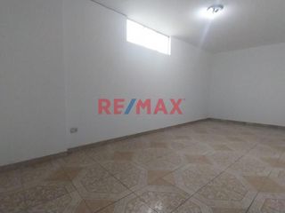 ¡Alquila Ahora Este Local Comercial De 70 M² En Una Zona Concurrida Y Transitada!