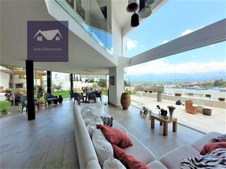 Venta espectacular casa dentro de Urbanización Exclusiva ubicada en Tanda - Nayón