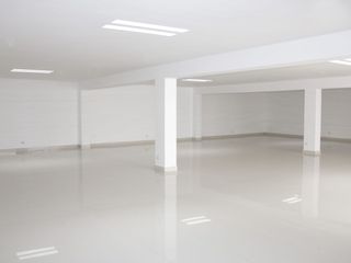 Foto 2 de OFICINA ADMINISTRATIVA EN ALQUILER DE 293m2 EN AV. REPUBLICA DE PANAMA- SAN ISIDRO