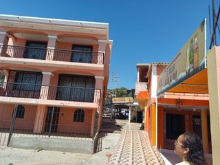Foto 2 de VENTA DE CASA DE DOS PISOS EN PLAYA YACILA