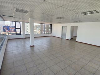 Renta Oficina de piso completo de 250 m2, sector Quicentro Norte