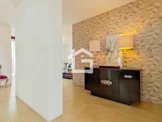 Foto 2 de Casa Amoblada en Alquiler en Urbanización Ciudad del Sol, Machala