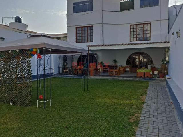 Vendo Casa En El Golf Precio De Terreno 450M² Diagonal al Parque de La Familia $560,000