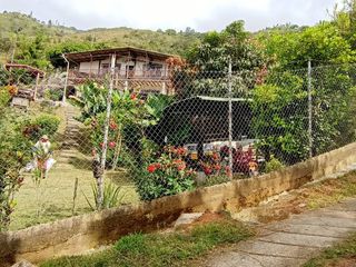 Te vendo esta hermosa casa finca, con escritura proindiviso (35.9%), bien barata, entre Hatillo y Girardota.