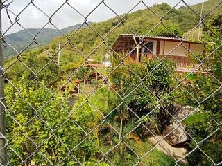 Te vendo esta hermosa casa finca, con escritura proindiviso (35.9%), bien barata, entre Hatillo y Girardota.