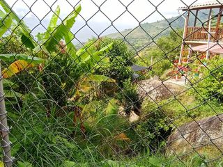 Te vendo esta hermosa casa finca, con escritura proindiviso (35.9%), bien barata, entre Hatillo y Girardota.