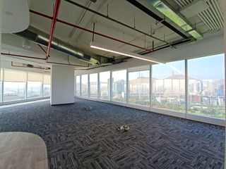 Foto 1 de ALQUILER DE OFICINA SEMI IMPLEMENTADA 1,396m2 – SURCO