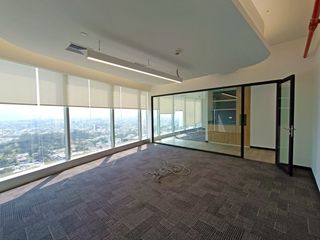 Foto 14 de ALQUILER DE OFICINA SEMI IMPLEMENTADA 1,396m2 – SURCO