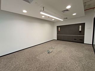 Foto 7 de ALQUILER DE OFICINA SEMI IMPLEMENTADA 1,396m2 – SURCO