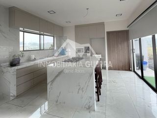 Foto 2 de SE VENDE CASA - URB LA TOSCANA
