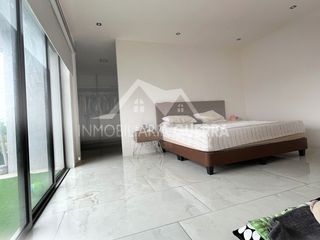 Foto 4 de SE VENDE CASA - URB LA TOSCANA