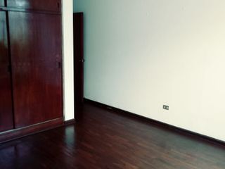 Se Vende Departamento en primer piso de una linda casa en Surco, Bajo de Precio!