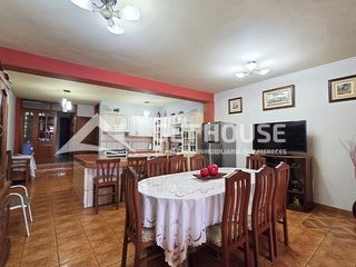 SE VENDE CASA DE 2 PISOS CON EXCELENTE UBICACIÓN, CASTILLA, PIURA.